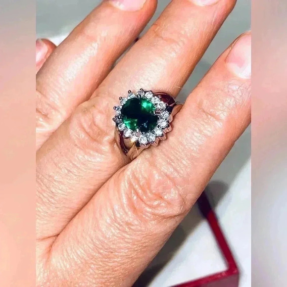 Cute 🥰 green stones stainless steel set - Picture 4 of 7